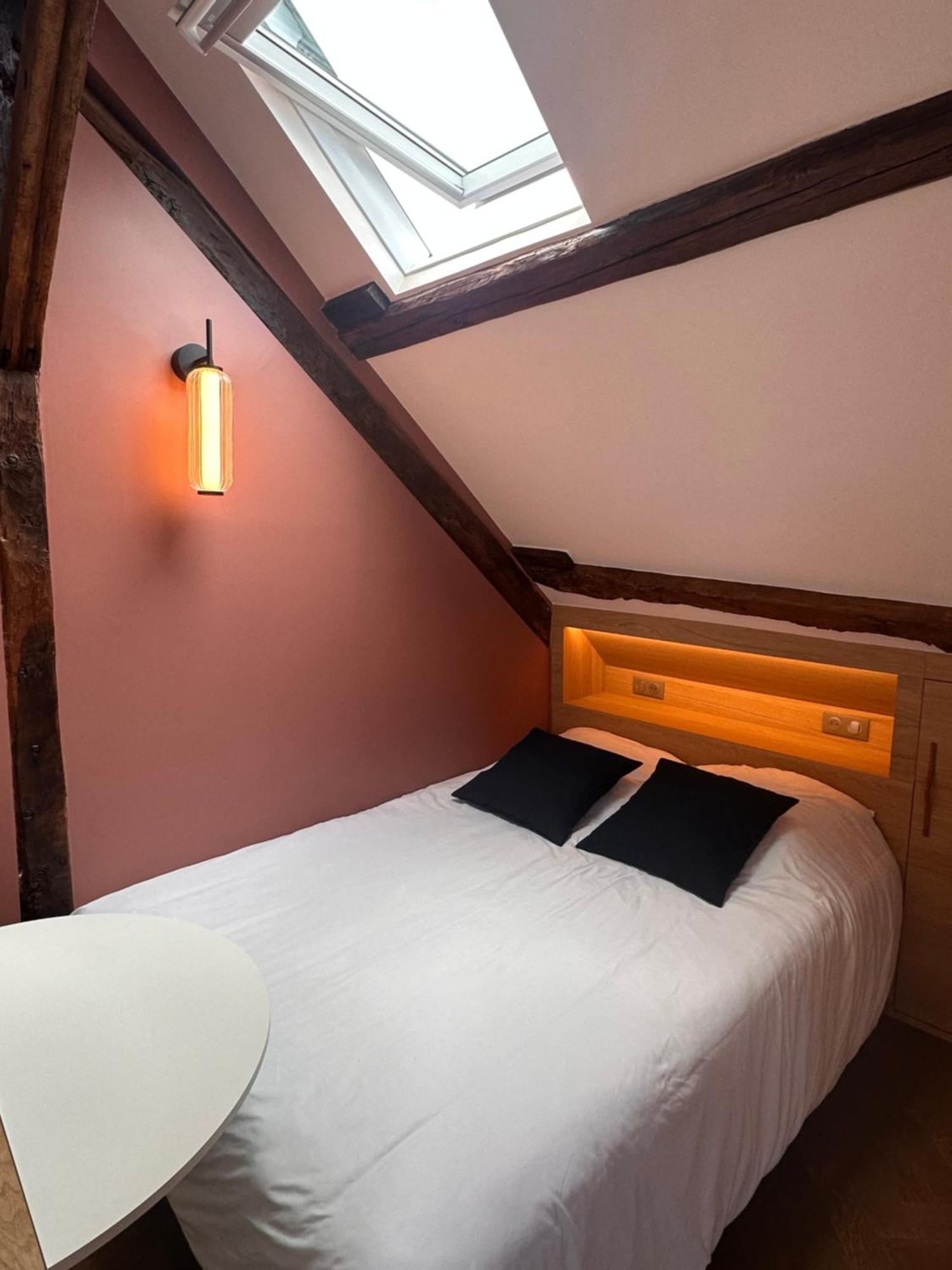 Nid D'Amour Sous Les Toits ! Honfleur Bagian luar foto